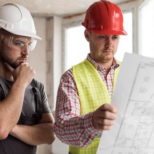 Человек работает