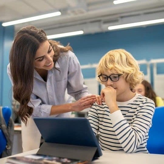 Человек работает