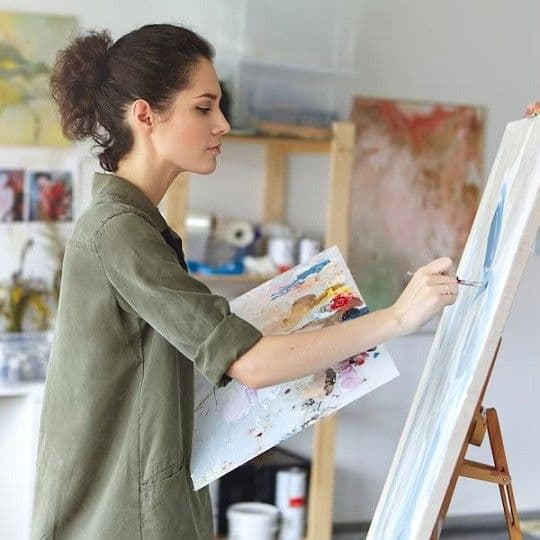 Человек работает