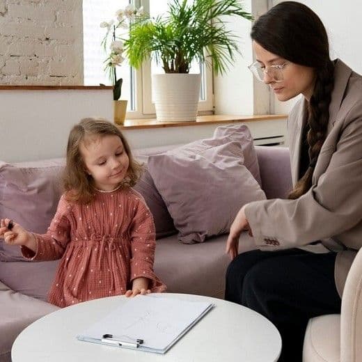 Человек работает