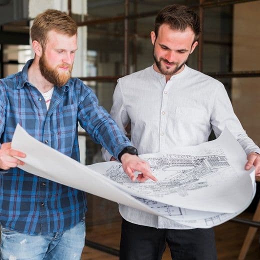 Человек работает