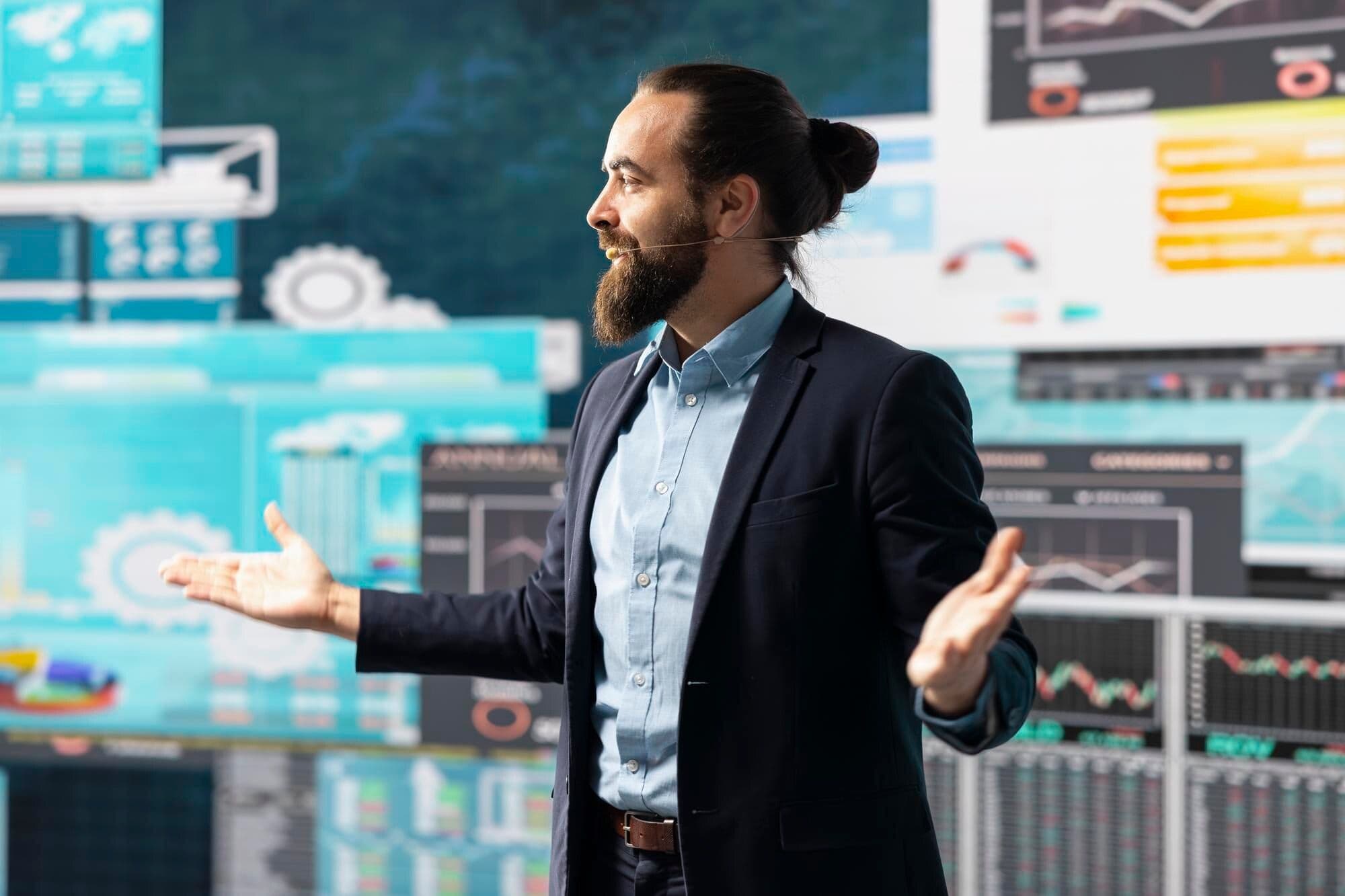 Человек работает